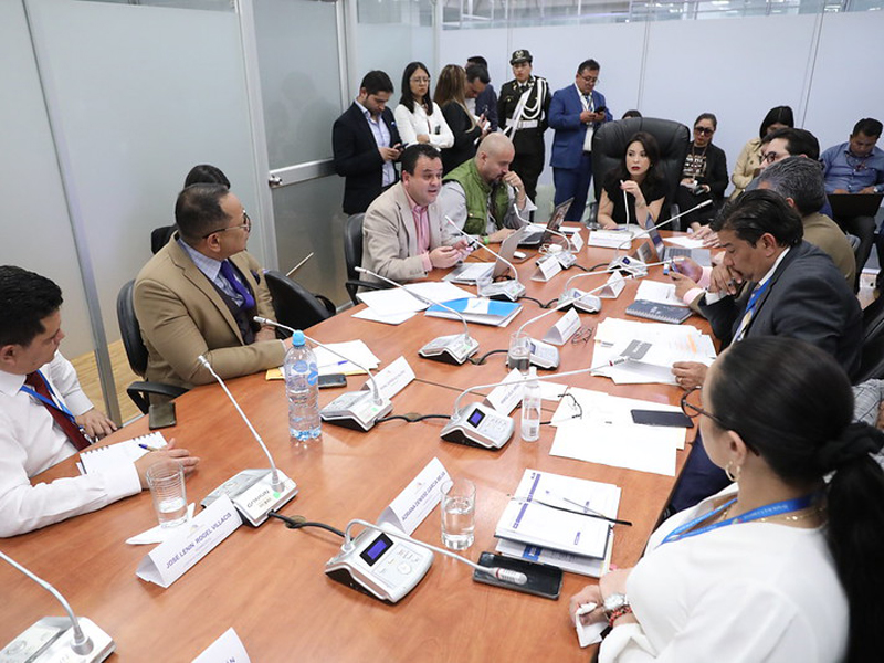 Fiscalización escuchó nuevos testimonios dentro del proceso político al exministro Esteban Bernal 