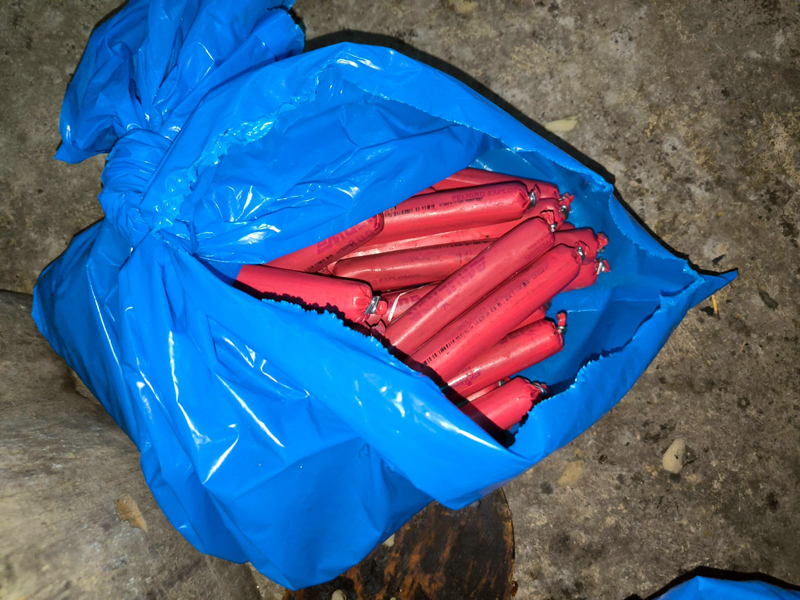 Fuerzas Armadas encuentran explosivos en autos abandonados en Quevedo