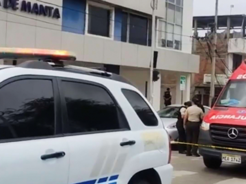 Grupo terrorista ataca la sede de Fiscalía en Manta 