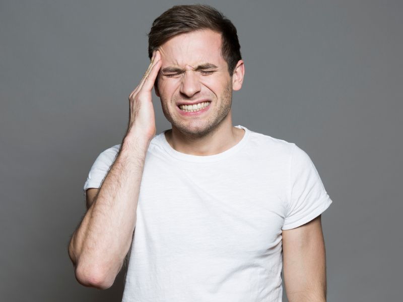Cómo el sueño, el estrés y la energía influyen en las migrañas según la hora del día