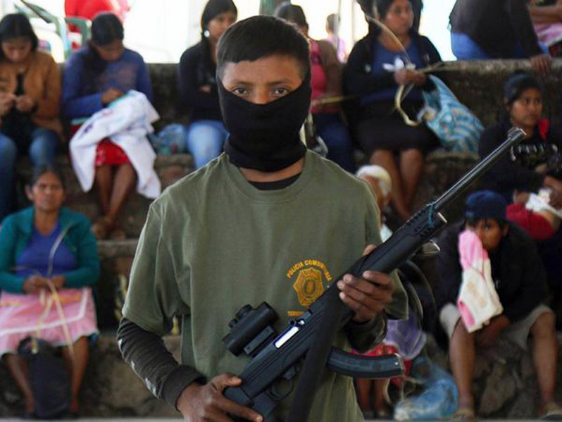 Los niños que fueron armados para ayudar a combatir la delincuencia en México