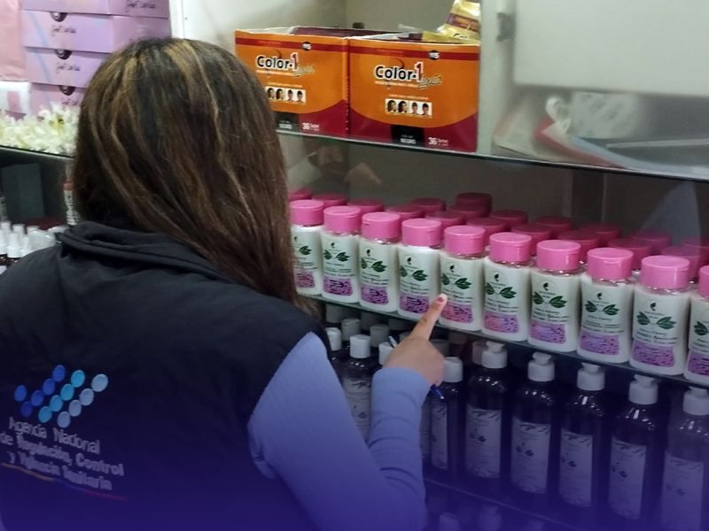 Más de 1.200 cosméticos irregulares fueron detectados por Arcsa en local de Riobamba
