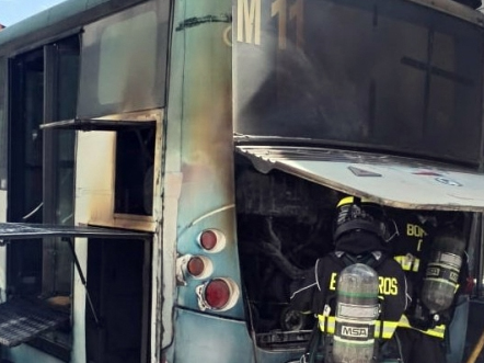 Unidad de Trolebús de incendia en Quito