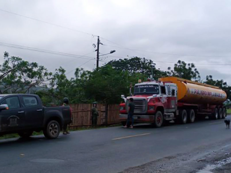 Dos detenidos por el transporte de 10.000 galones de combustible sin documentación en Manabí