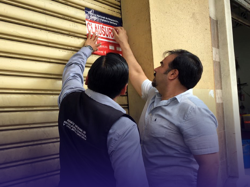 Arcsa clausura planta clandestina que falsificaba condimentos y especias en Guayaquil