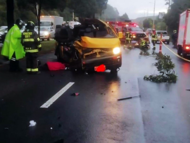 Un menor de edad fallece tras accidente de buseta en la Simón Bolívar