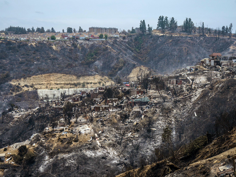 Chile: Decretan duelo nacional por los muertos en los incendios forestales que azotan al país