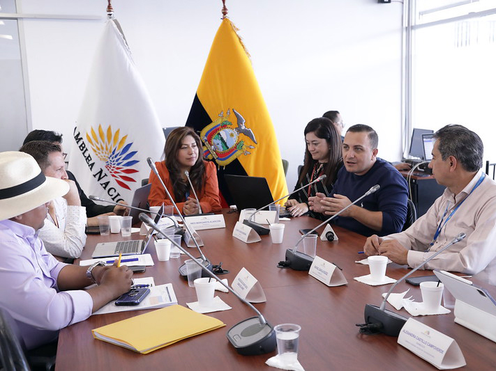 Comisión de Seguridad Integral recibe aportes al proyecto de Ley de Armas y Municiones