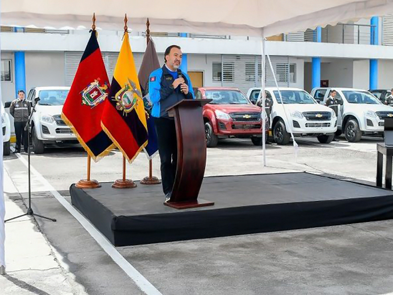 Municipio de Quito entrega equipamiento por un millón de dólares a la Policía de Investigaciones