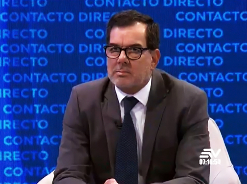 Presidente del IESS advierte sobre riesgos financieros debido a recortes presupuestarios