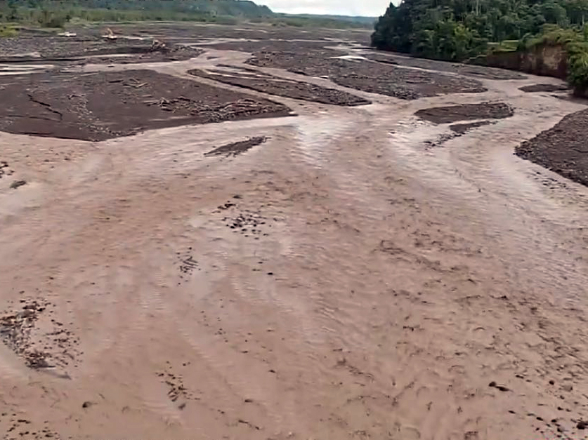 Morona Santiago: El río Upano se desbordó y provocó el cierre de la vía Macas – Puyo