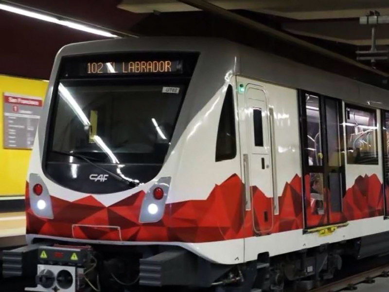 Metro de Quito reanuda su operación