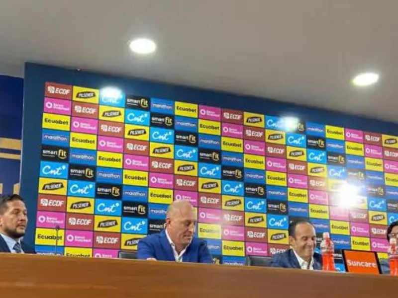 El exárbitro Néstor Pitana se vincula al fútbol ecuatoriano