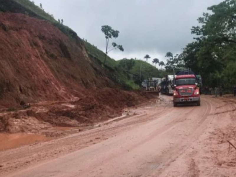 Cerrada la vía El Carmen – Flavio Alfaro por fuertes lluvias ¿Cuál es el estado de la red vial?