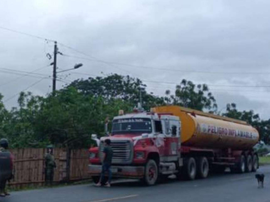 Dos sujetos aprehendidos en posesión de combustible sin documentación