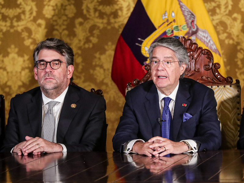 Contraloría multa a Guillermo Lasso por designación de Sebastián Corral como secretario