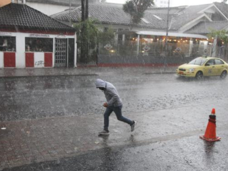 Lluvias de variable intensidad en todo el país este 28 de abril, según el Inamhi