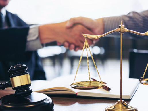 Exjuez es llamado a juicio por presunto prevaricato