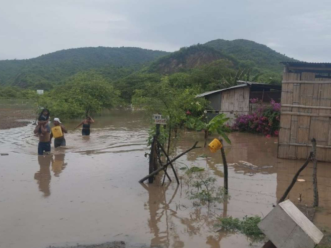 Manabí: se registran inundaciones en Puerto López, Jama y Chone