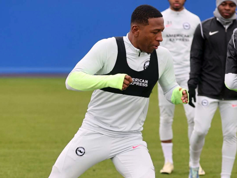 Pervis Estupiñán ganó dos premios en Inglaterra 