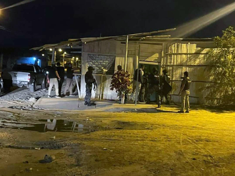 Policía detuvo a siete personas tras megaoperativo en Santa Elena