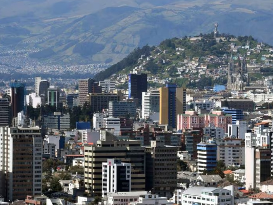Informe revela que el 76% de ecuatorianos desea migrar en los próximos 12 meses