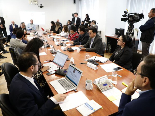 Abogados exponen ante la Comisión de Justicia propuestas para mejorar la Función Judicial