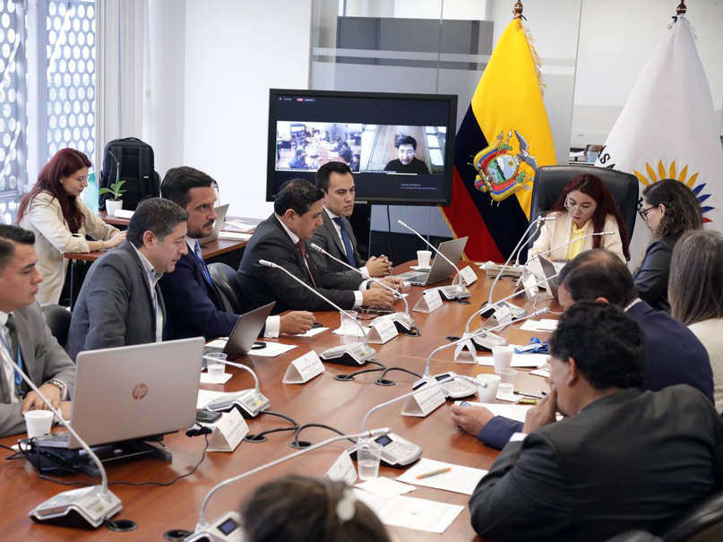 Alcalde de Riobamba cuestiona el ‘súper poder’ del Sercop en los procesos de contratación pública