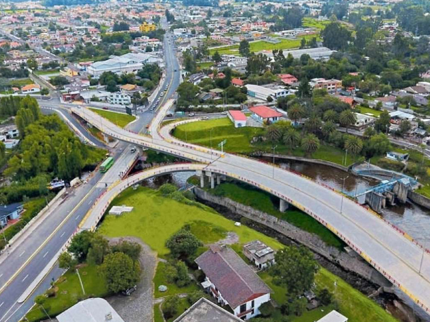 Cerrado el ingreso a El Triángulo por la autopista General Rumiñahui