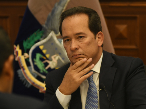 Henry Cucalón analiza participar en las presidenciales del 2025
