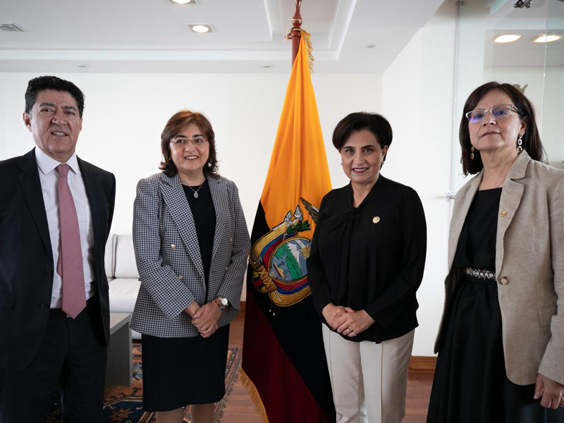 Canciller entrega copias de Cartas Credenciales a embajadores ecuatorianos designados en el exterior