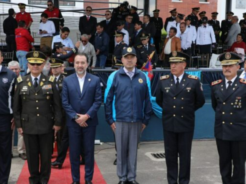 Agentes de Control ‘estrenan’ director y reciben equipamiento