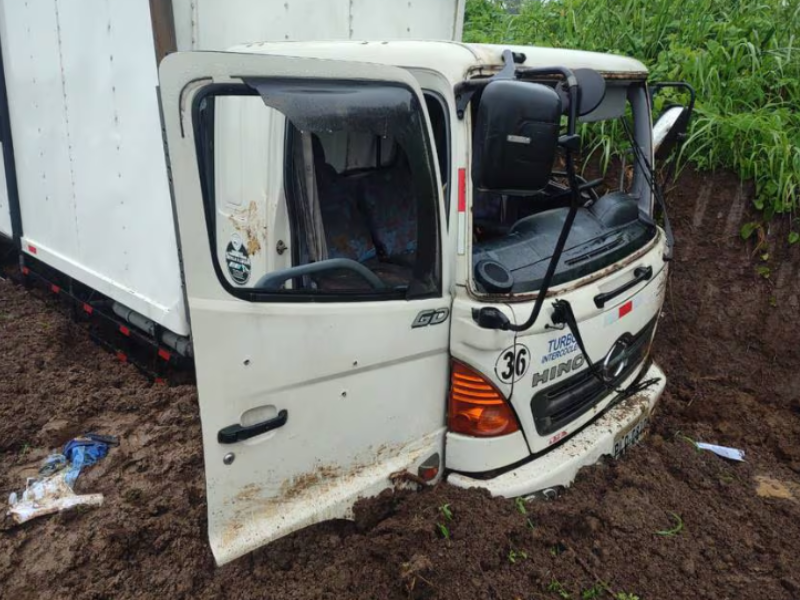 Asaltantes asesinan a conductor de camión y dejan herido a dos de sus acompañantes, en Los Ríos