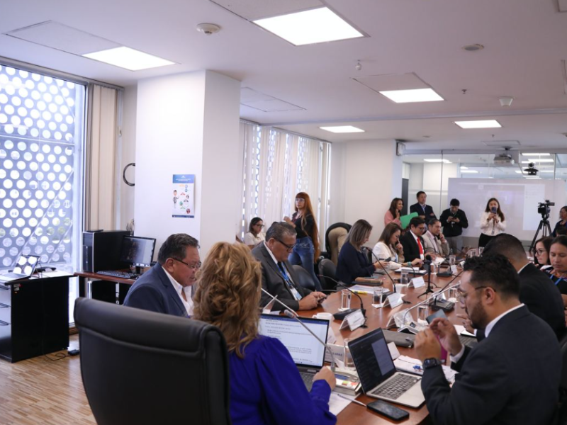 Ministro Daniel Calderón comparece ante la Comisión de Educación, Cultura, Ciencia y Tecnología
