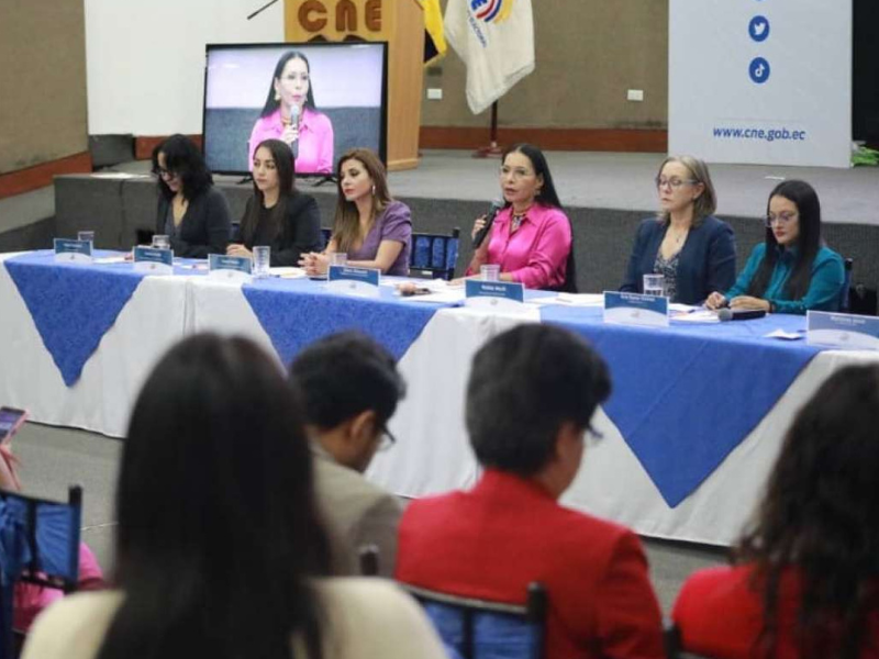 Consulta Popular: ¿por qué hay personas que nuevamente estarán en mesa?