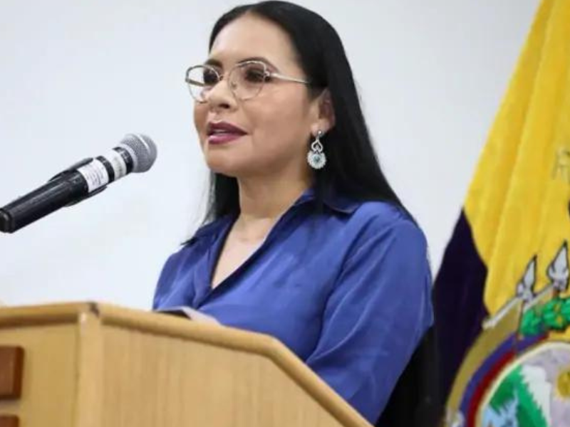 ‘Noboa no tiene impedimento para hacer campaña por el sí’: Diana Atamaint