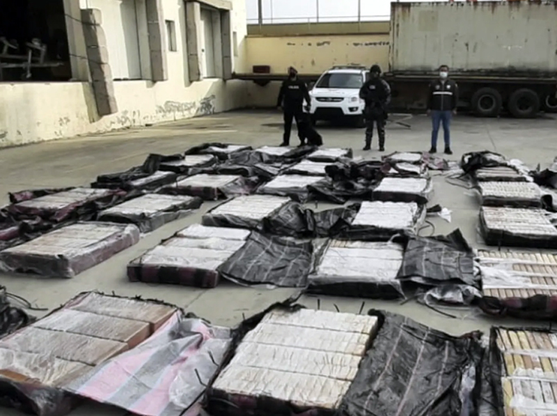 «Ecuador narco tour en Guayaquil principal exportador de cocaína». Así titula la revista francesa Charlie Ebdó a la situación del país