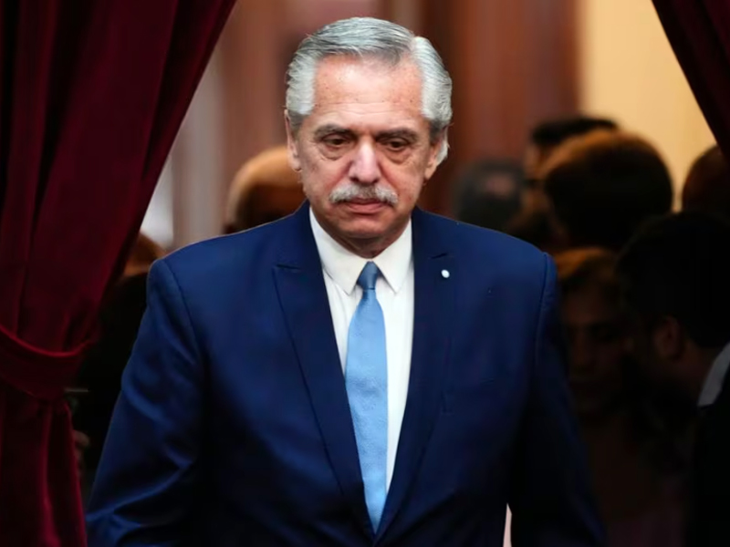 Expresidente argentino Alberto Fernández  es investigado por corrupción