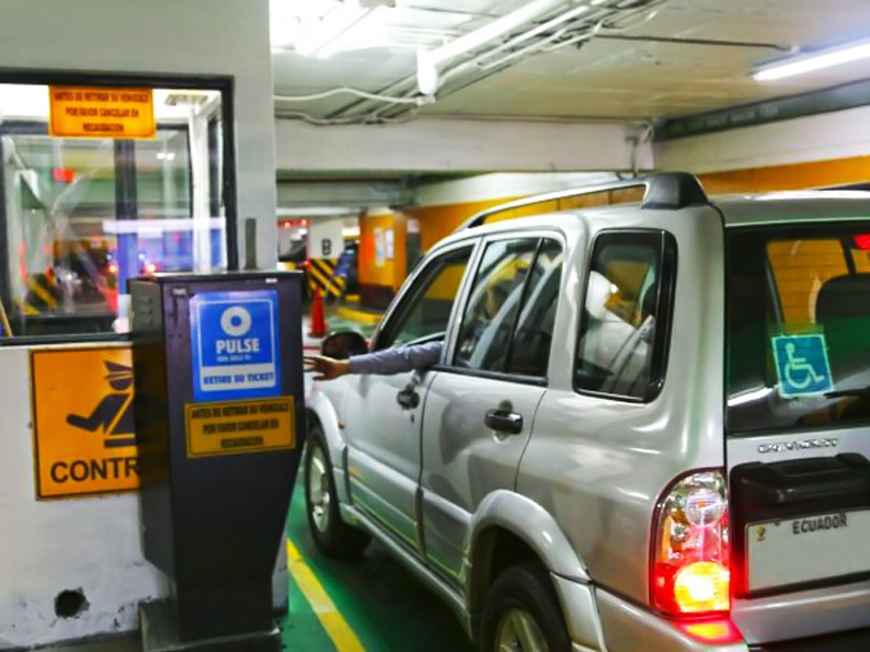 Estacionamientos del Centro Histórico de Quito que estarán abiertos en el feriado