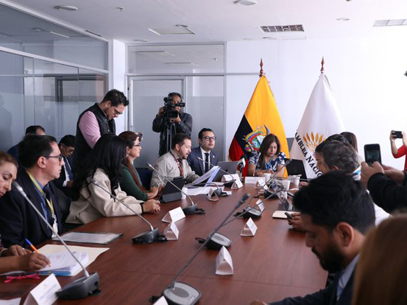 Expertos en aviación civil se pronuncian sobre proyecto de Ley de Control del Espacio Aéreo 