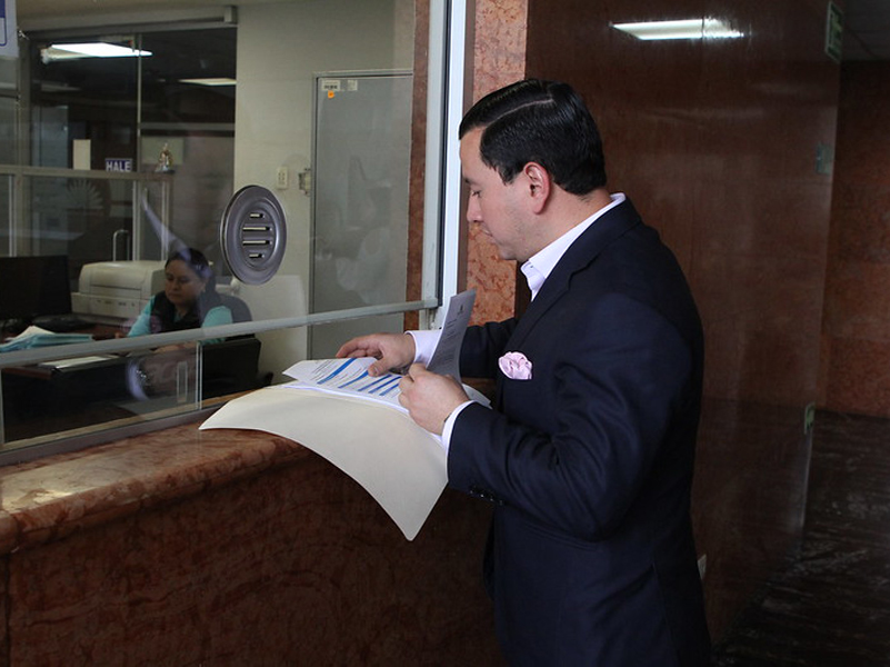 Ferdinan Álvarez presenta proyecto de ley para erradicar la violencia de género dentro de las organizaciones políticas