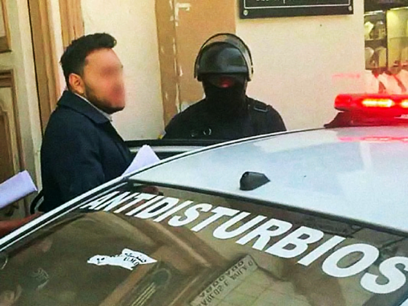 Hijo de vicepresidenta Abad aún permanece en prisión, pese a que ya pagó su fianza