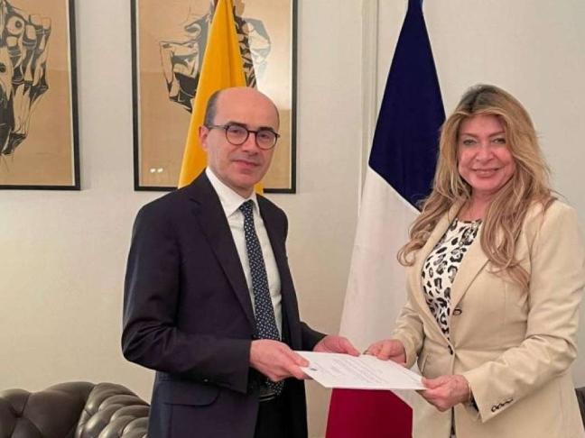 Ivonne Baki es acreditada como Embajadora en Francia