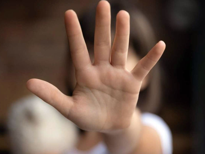 Investigan caso de violencia física y psicológica a un niño en escuela de Ibarra