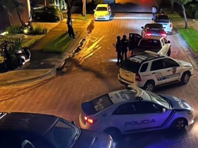 Operativo en Mocolí: Policía detiene a cuatro extranjeros
