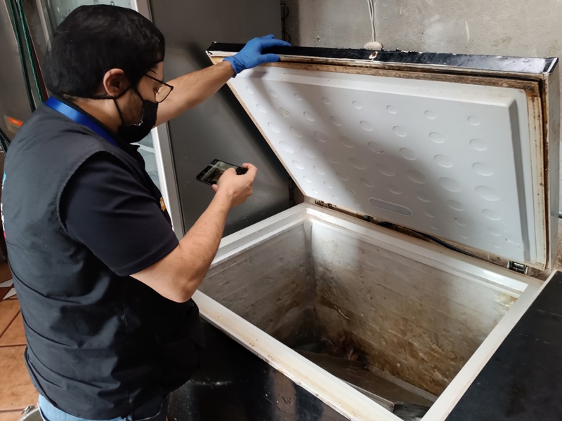Marisquería preparaba alimentos en condiciones insalubres en Cuenca