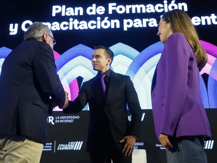 Noboa anuncia Plan de Formación Docente para fortalecer la educación técnica superior
