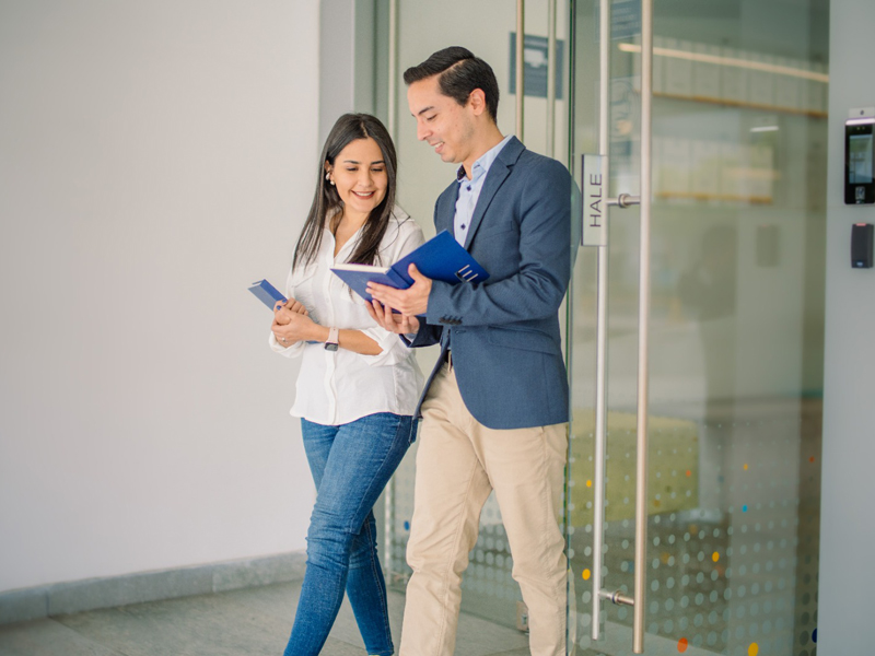 Productividad y adaptación al cambio entre los beneficios de la felicidad laboral