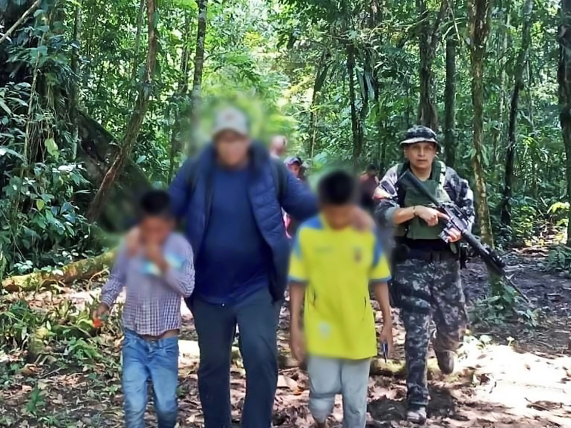 Policías rescatan a seis niños retenidos en la selva de Ecuador