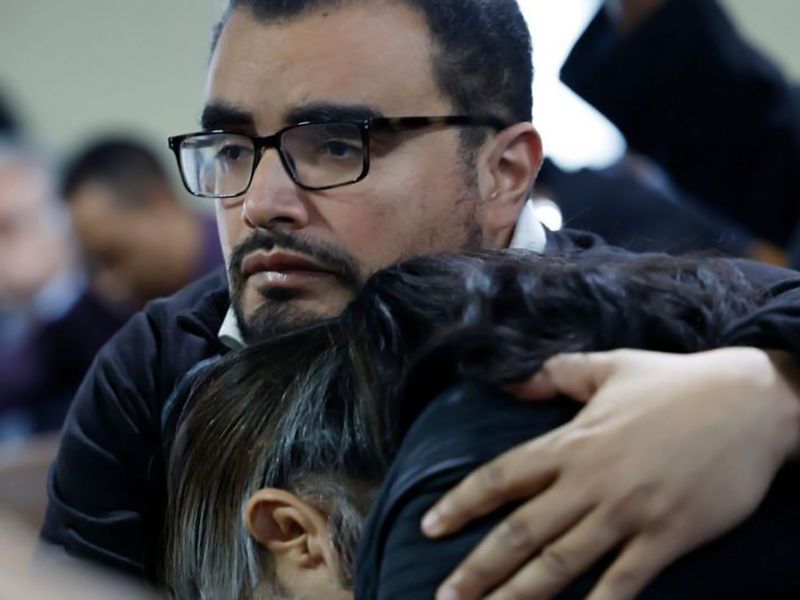 Qué se sabe de los 6 trabajadores latinos dados por muertos tras el colapso de un puente de Baltimore por el choque de un barco